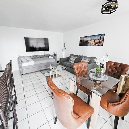 Bayfront Apartment Breathtaking Views- One Bedroom W Balcony- Living Room -Free Parking Miami Beach Exteriör bild