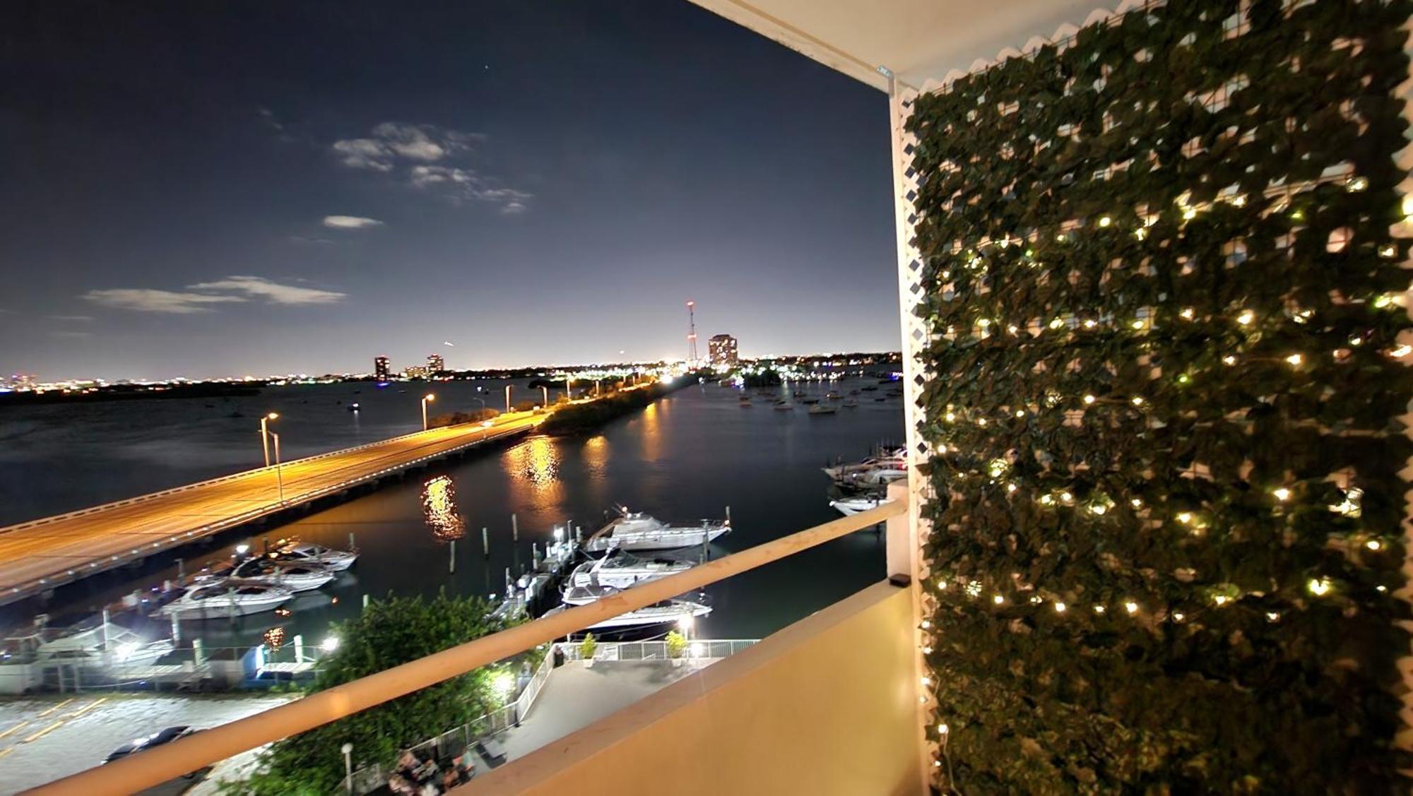 Bayfront Apartment Breathtaking Views- One Bedroom W Balcony- Living Room -Free Parking Miami Beach Exteriör bild