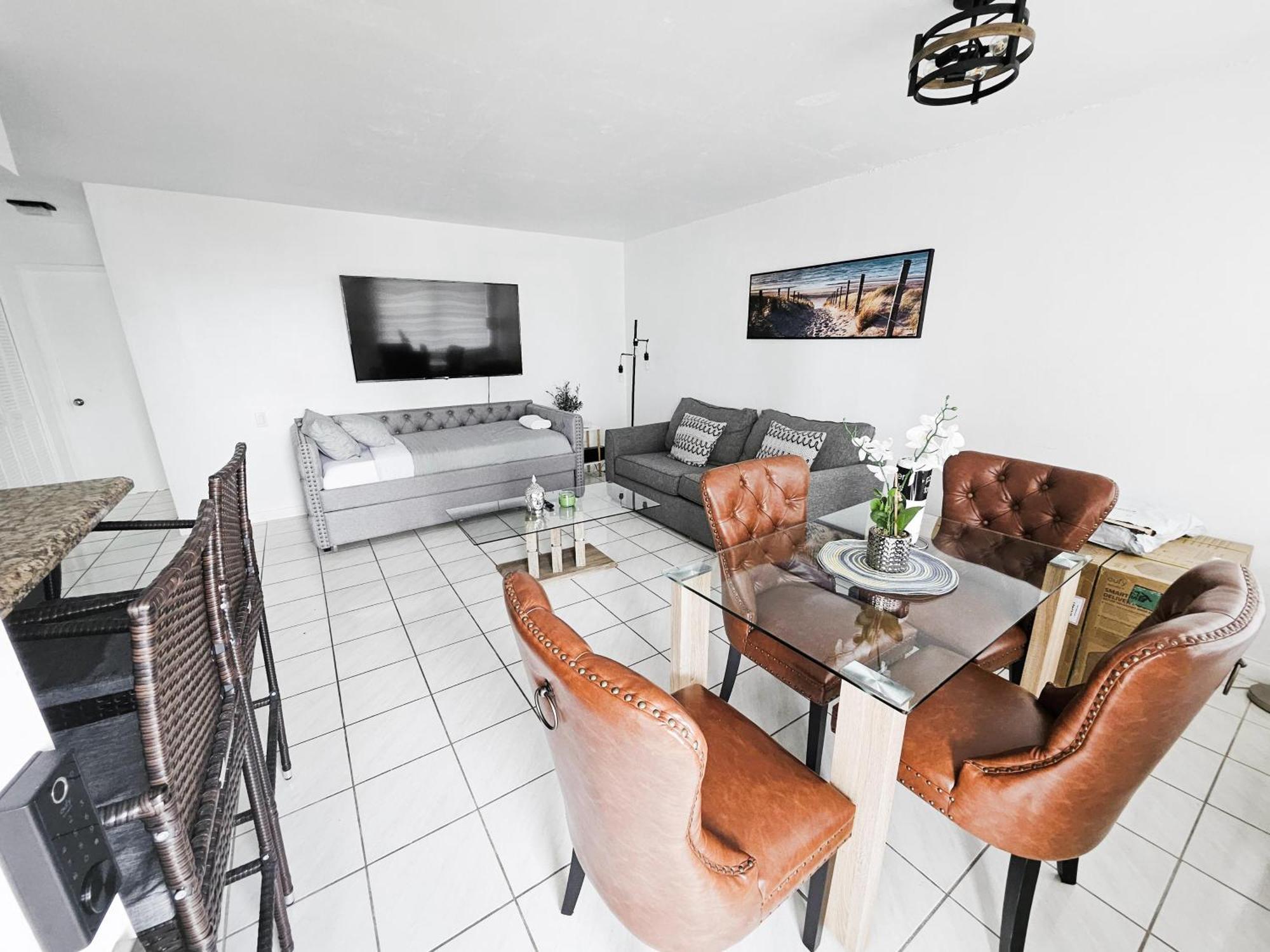 Bayfront Apartment Breathtaking Views- One Bedroom W Balcony- Living Room -Free Parking Miami Beach Exteriör bild